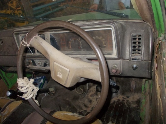 ขายรถกระบะ IZUSU KB 2000 CC สภาพดี 5 เกียร์ เล่ม+ชุดโอน