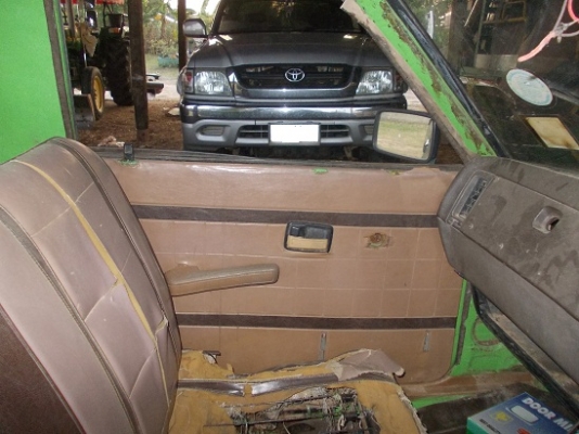 ขายรถกระบะ IZUSU KB 2000 CC สภาพดี 5 เกียร์ เล่ม+ชุดโอน