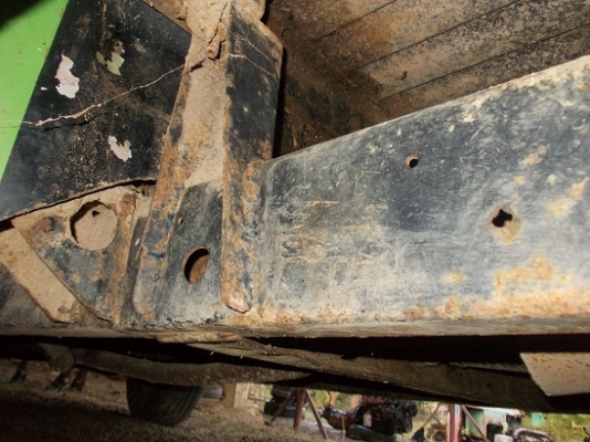 ขายรถกระบะ IZUSU KB 2000 CC สภาพดี 5 เกียร์ เล่ม+ชุดโอน