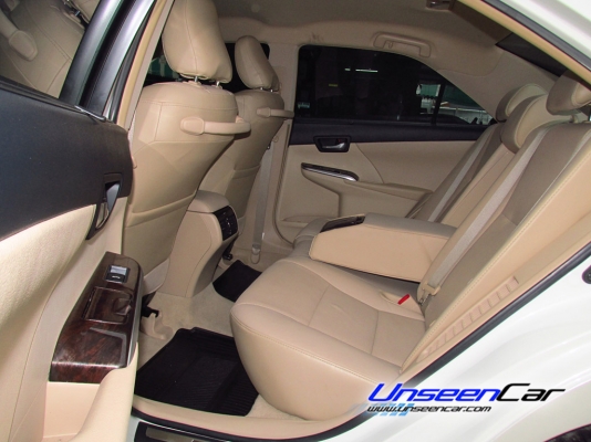 เข้ามาใหม่ๆกับ TOYOTA ปี 2013 รุ่น CAMRY สี ขาว เกียร์ AT รุ่นย่อย HYBRID 2500cc Navigator เครื่องยนต์ เบนซิน ราคา 1099000 บาท โทรสอบถามเพิ่มเติม 092-272-6669 คุณตันหยงค่ะ