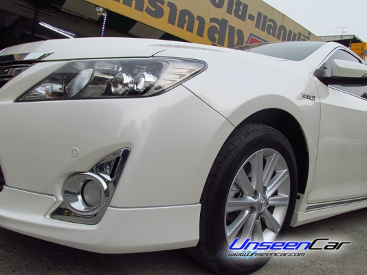 เข้ามาใหม่ๆกับ TOYOTA ปี 2013 รุ่น CAMRY สี ขาว เกียร์ AT รุ่นย่อย HYBRID 2500cc Navigator เครื่องยนต์ เบนซิน ราคา 1099000 บาท โทรสอบถามเพิ่มเติม 092-272-6669 คุณตันหยงค่ะ