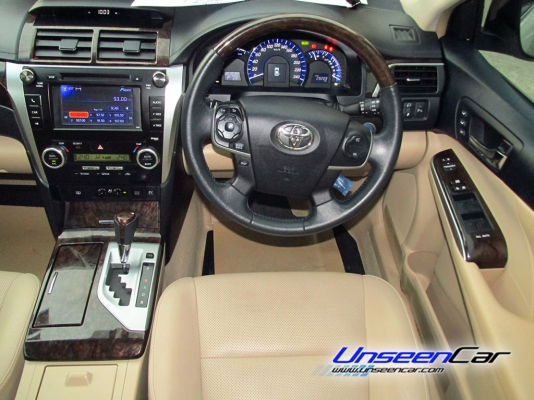 เข้ามาใหม่ๆกับ TOYOTA ปี 2013 รุ่น CAMRY สี ขาว เกียร์ AT รุ่นย่อย HYBRID 2500cc Navigator เครื่องยนต์ เบนซิน ราคา 1099000 บาท โทรสอบถามเพิ่มเติม 092-272-6669 คุณตันหยงค่ะ