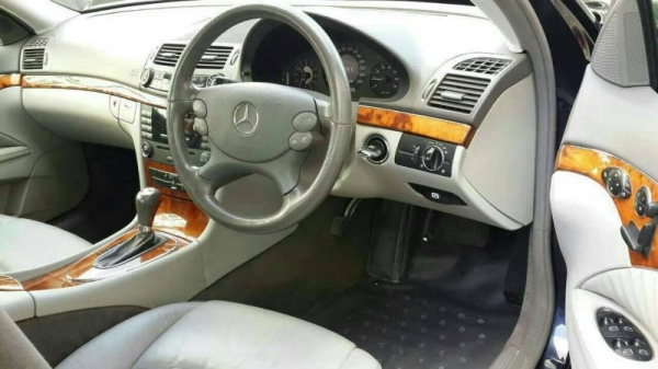 Benz E200 ปี06 Benz E200 ปี06