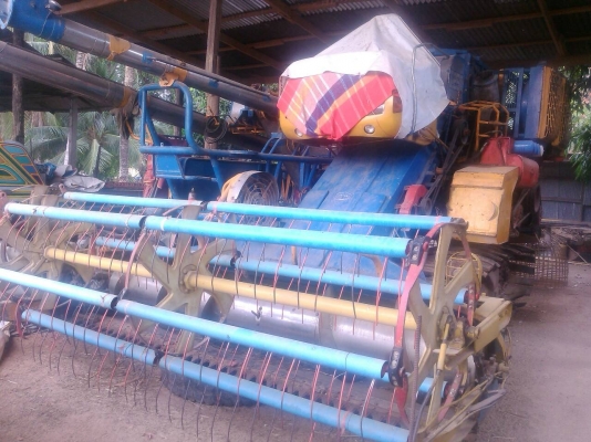 ขายรถเกี่ยวข้าวพร้อมรถเทลเลอร์