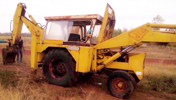 JCB 3C-2 รถตักหน้าขุดหลัง รถสภาพดีเดิมๆพร้อมทำงานได้เลยครับ เครื่องยนต์แรงดีปั๊มเดิมๆทำงานได้เร็วคล่องตัวสุดๆครับ ขับง่ายควบคุมง่าย ตักได้ 1 คิวเต็ม บูมไม่มีปะมีดาม ระบบไฮดรอลิกส์แห้งดีไม่แตกเยิ้ม ช่วงล่างแน่นยางสภาพดีประมาณ 60\% เอกสารสัญญาซื้อขาย ราคาต่อ JCB 3C-2 รถตักหน้าขุดหลัง รถสภาพดีเดิมๆพร้อมทำงานได้เลยครับ เครื่องยนต์แรงดีปั๊มเดิมๆทำงานได้เร็วคล่องตัวสุดๆครับ ขับง่ายควบคุมง่าย ตักได้ 1 คิวเต็ม บูมไม่มีปะมีดาม ระบบไฮดรอลิกส์แห้งดีไม่แตกเยิ้ม ช่วงล่างแน่นยางสภาพดีประมาณ 60\% เอกสารสัญญาซื้อขาย ราคาต่อ