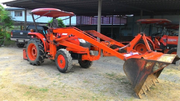 ขายรถไถ KUBOTA  L3008  พร้อมชุดตักบูมยาวยกได้สูง รถใช้งาน383ชม.  ราคา 295,000 อ.แกลง จ.ระยอง สอบถาม 0818618678