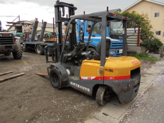 ขายฟอร์คลิฟต์ TCMFHD25Z5 ,ดีเซล TD27 NISSAN , รถปี2012 , 3000กว่าช.ม, ล้อหน้าคู่, เสายกสูง 4 เมตร, ฮิ้งฟอร์ค งาปรับเท,หงายได้ กระบอกคู่ ,  ( SPECS JAPAN ) สภาพพร้อมใช้งาน ++ เดิมแท้จากญี่ปุ่น