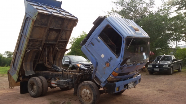 รับมัดจำแล้ว พี่ชายจาก อ.ศรีบุญเรือง ขอบคุณคับ ขายหกล้อดั้มพ์ ISUZU-NRR12C-6BG1-175 HP อ๊อฟชั่นครบพร้อมลุย