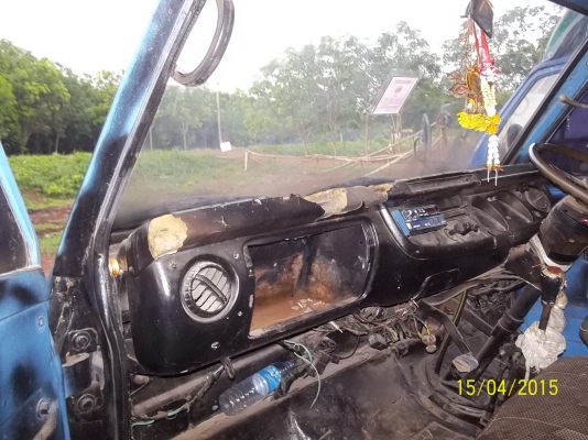 ขาย100000 บาท รถ4ล้อกลาง เอกสารพร้อมโอน ขาย100000 บาท รถ4ล้อกลาง เอกสารพร้อมโอน