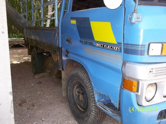 ขาย100000 บาท รถ4ล้อกลาง เอกสารพร้อมโอน ขาย100000 บาท รถ4ล้อกลาง เอกสารพร้อมโอน