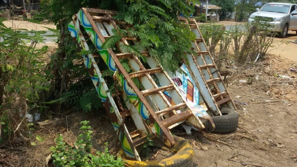 ขาย (10,000฿) บรรไดขึ้นรถเกี่ยว ยาว3.0เมตร เหล็กรางน้ำ4" ขาย (10,000฿) บรรไดขึ้นรถเกี่ยว ยาว3.0เมตร เหล็กรางน้ำ4"