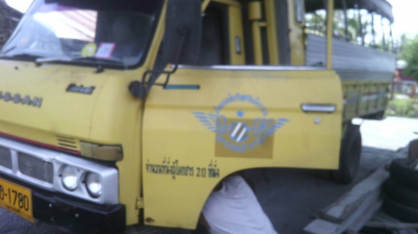 ขายด่วนรถ6ล้อNISSANวางเครือง100อีชูชูช่วงล่างอีชูชูรถสวยเดิม ขายด่วนรถ6ล้อNISSANวางเครือง100อีชูชูช่วงล่างอีชูชูรถสวยเดิม