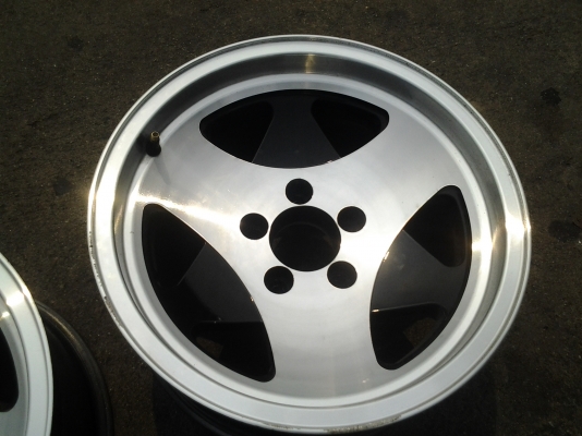 แม็ก 15 5รู114 กว้าง 8 นิ้ว