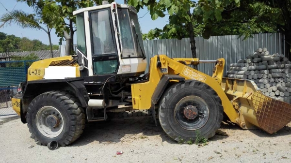 รถตักมือสอง,LIEBHERR L522 รถตักเอวอ่อนมี 3 คัน ขายยกชุด รถตักมือสอง,LIEBHERR L522 รถตักเอวอ่อนมี 3 คัน ขายยกชุด