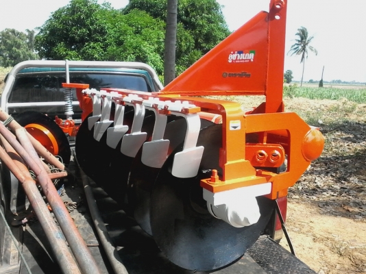 ขายผานพวน6x26เหมือนใหม่ตราช้างใบเต็มใหม่ทั้งชุดสำหรับรถ47-50-55-60-70แรง ขายผานพวน6x26เหมือนใหม่ตราช้างใบเต็มใหม่ทั้งชุดสำหรับรถ47-50-55-60-70แรง