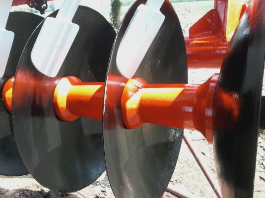 ขายผานพวน6x26เหมือนใหม่ตราช้างใบเต็มใหม่ทั้งชุดสำหรับรถ47-50-55-60-70แรง ขายผานพวน6x26เหมือนใหม่ตราช้างใบเต็มใหม่ทั้งชุดสำหรับรถ47-50-55-60-70แรง