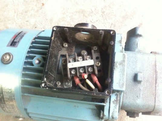 มอเตอร์ปั๊มไฮโดรลิก NACHI ขนาด 2 แรงม้า 220 V. สามเฟสต่อใข้ไฟบ้านเราได้