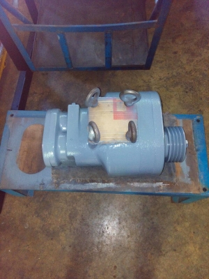 ขาย สกรู   ใช้สำหรับปั๊มลม FU SHENG 30 HP