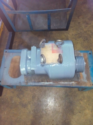 ขาย สกรู   ใช้สำหรับปั๊มลม FU SHENG 30 HP