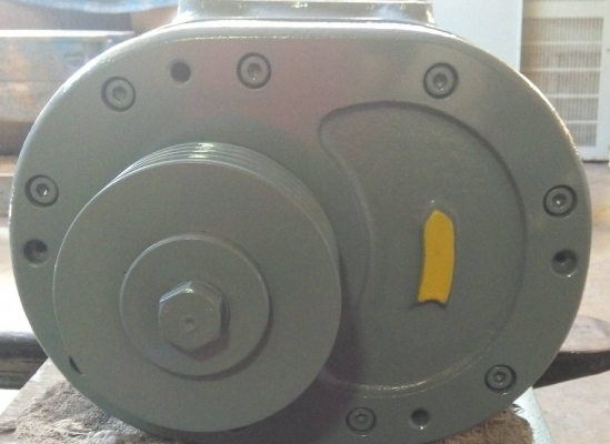 ขาย สกรู   ใช้สำหรับปั๊มลม FU SHENG 30 HP