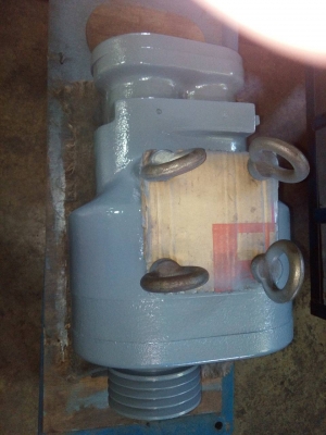 ขาย สกรู   ใช้สำหรับปั๊มลม FU SHENG 30 HP