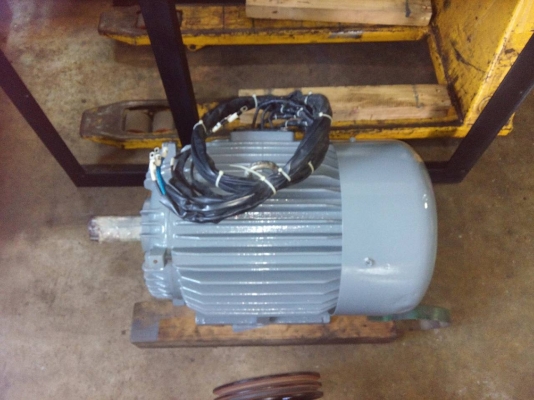 ขายมอเตอร์  25 HP   4 P / 3 PHASE