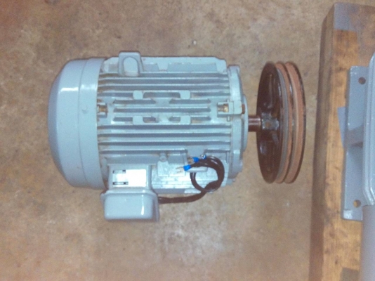 ขายมอเตอร์ 5 HP 4 P   380 V  3 PHASE ราคาคุยกันได้