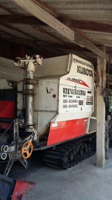ขายรถเกี่ยวข้าว คูโบต้า DC95 GM สีส้ม ปี 2011