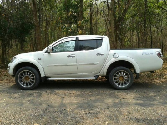 Mitsubishi Triton Plus 4ประตู ปี12 Mitsubishi Triton Plus 4ประตู ปี12