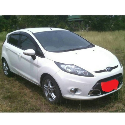 Ford Fiesta ปี13 ออโต้ ตัวTOP Ford Fiesta ปี13 ออโต้ ตัวTOP