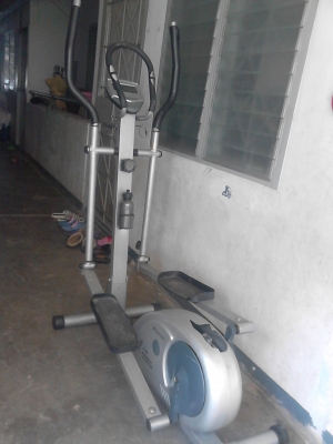 เครื่องออกกำลังกาย  เพื่อสุขภาพที่เเข็งแรง ลดหน้าท้องได้ tel.081-427-3941