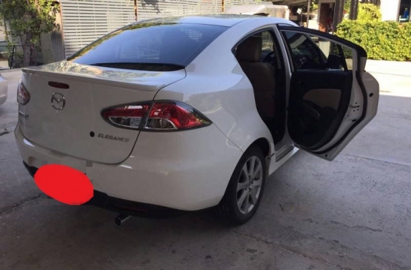 Mazda2 4ประตู  ปี13  ออโต้  ตัวรองTOP