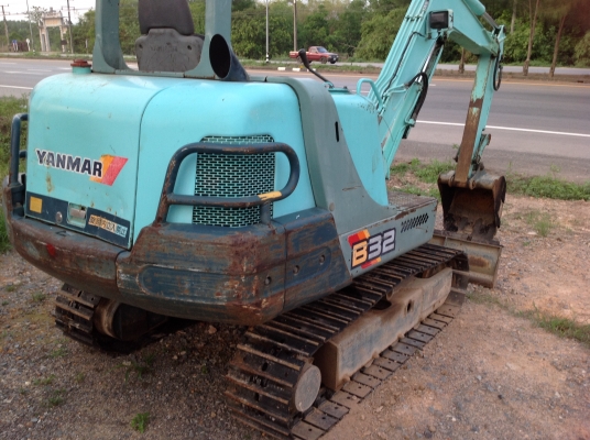 ขายรถแบคโฮ ยี่ห้อ YANMAR รุ่น B32 ขายรถแบคโฮ ยี่ห้อ YANMAR รุ่น B32