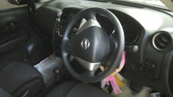 Nissan Almera ปี14  ออโต้