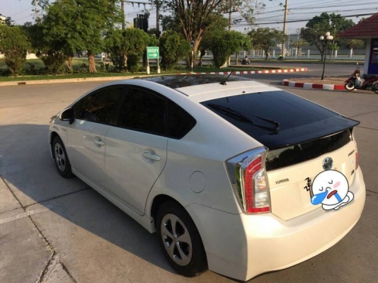 Toyota Prius ปี13   ตัวTOPสุด    ซันรูฟ  จอเน  กล้องหลัง