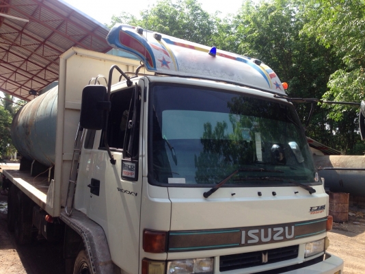 รถอีซุซุ 10 ล้อ  บรรทุกน้ำ  FVM 175  แรงม้า  สนใจติดต่อ 081 - 6079515
