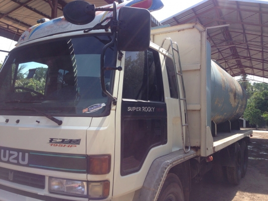 รถอีซุซุ 10 ล้อ  บรรทุกน้ำ  FVM 175  แรงม้า  สนใจติดต่อ 081 - 6079515