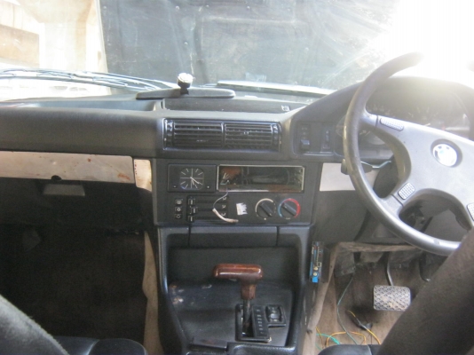 Bmw525ปี94เกียร์ออโต แก๊ส ขับดีเครื่องนิ่ง 48000