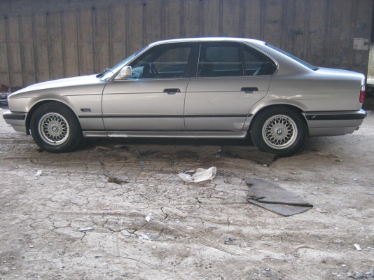 Bmw525ปี94เกียร์ออโต แก๊ส ขับดีเครื่องนิ่ง 48000