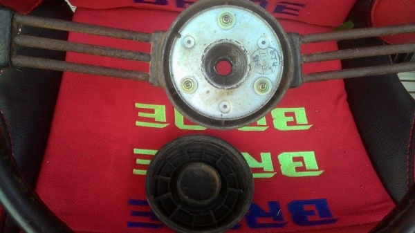 (เลียครู) พวงมาลัยติดรถ -Ford Courier (เลียครู)