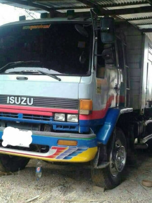 ขาย ISUZU 240 สภาพสวยพร้อมใช้ ราคาต่อรองได้ ติดต่อได้ที่คุณ อ๊อฟ พิจิตร 086-737-9991