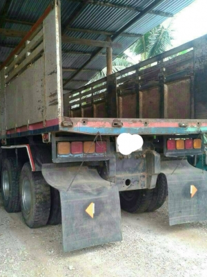 ขาย ISUZU 240 สภาพสวยพร้อมใช้ ราคาต่อรองได้ ติดต่อได้ที่คุณ อ๊อฟ พิจิตร 086-737-9991