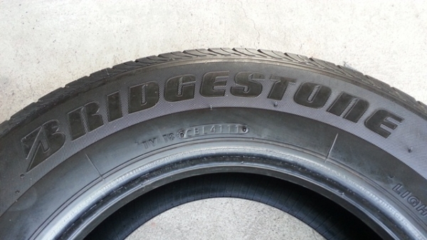 ยาง 215-70R15 BRIDGESTONE DURAVIS R611 ปี4111 (1คู่) ยาง 215-70R15 BRIDGESTONE DURAVIS R611 ปี4111 (1คู่)