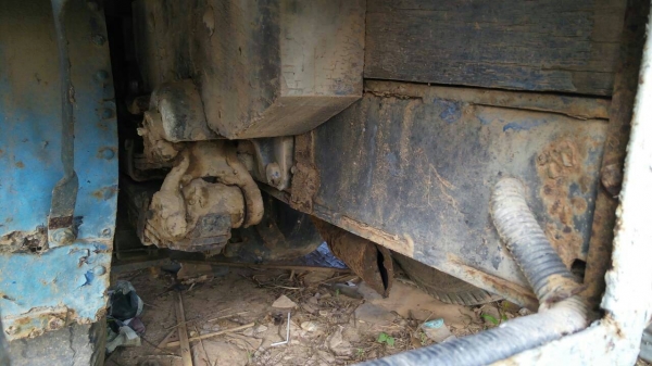 หกล้อ อีชูซุ TL85 ช่วงสั้น สภาพพใช้งานได้ปกติ (รถเครืองดีมาก) ทะเบียนพร้อมโอน