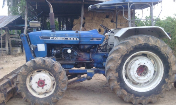 ขายรถไถ FORD 6610 2 เพลา ใบมีดดันหน้า 7 จาน ไม่เอกสาร ราคา 460000