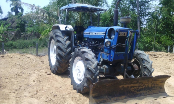 ขายรถไถ FORD 6610 2 เพลา ใบมีดดันหน้า 7 จาน ไม่เอกสาร ราคา 460000