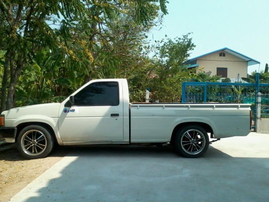 ขาย nissan big m (ราคาคุยได้)