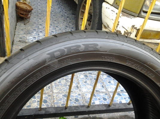 ยาง TOYO 225/50/17 ปี13 ยาง TOYO 225/50/17 ปี13