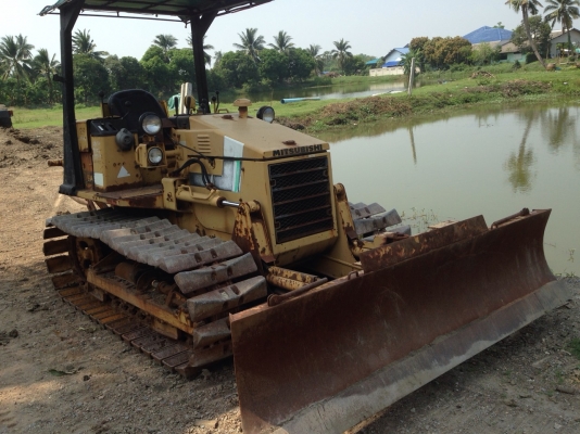 ขายด่วน รถแทรคเตอร์ ตีนตะขาบ BD2G เก่าญี่ปุ่นยังไม่เคยใช้งานในไทย