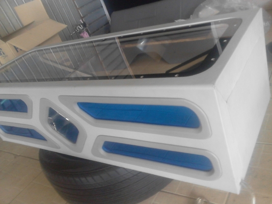 ตู้ลำโพงเครื่องเสียง  ยาว 112 ซม สูง 30 ซม. กระจกนั่งได้  tel.081-427-3941